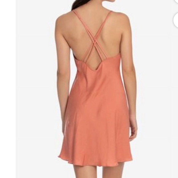 Midnight Bakery Women's Malia Solid Hammered Satin Chemise Coral L - Picture 1 of 9